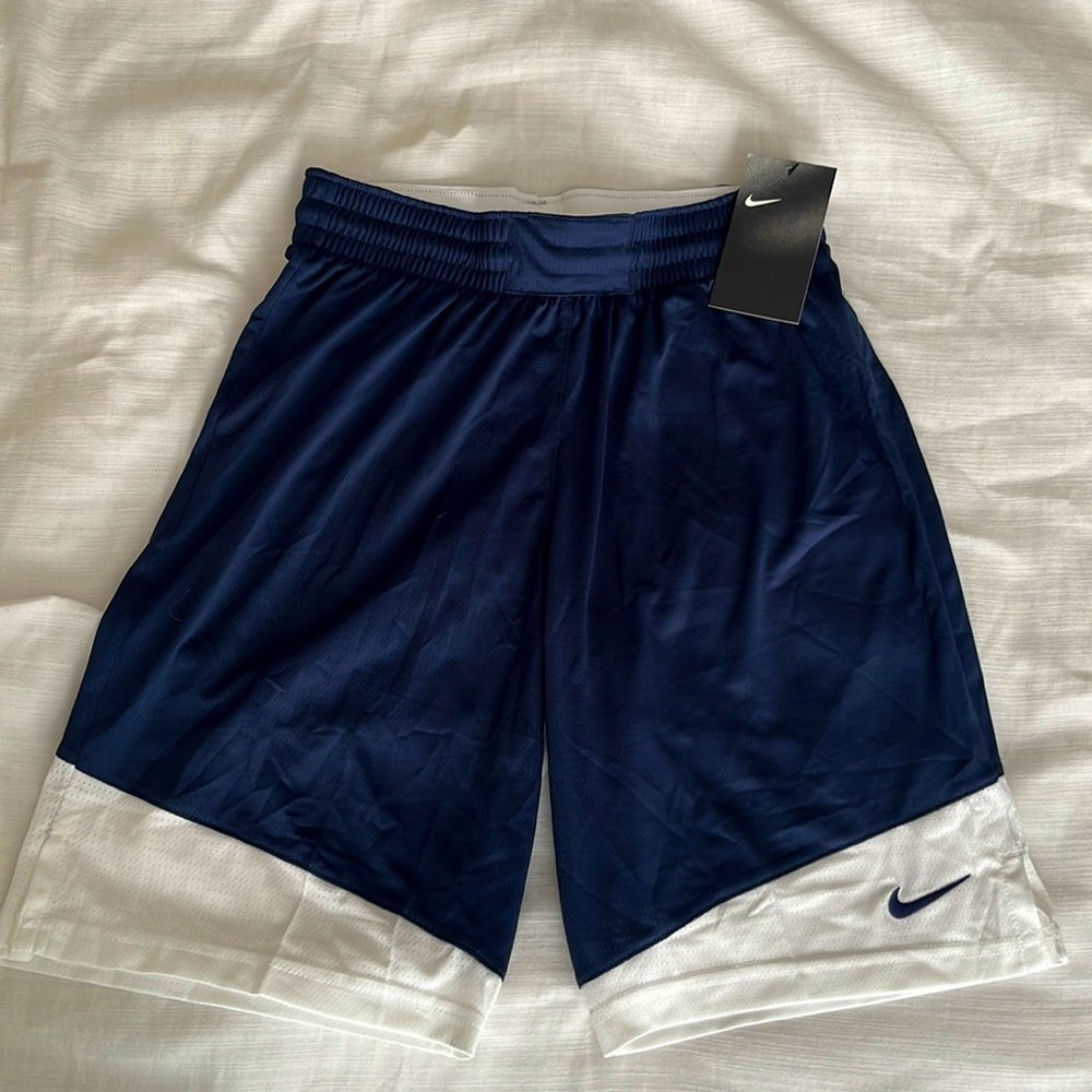 NEW - Nike Women’s Basketball Shorts